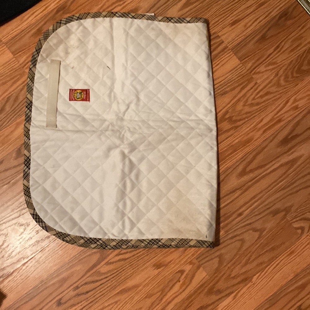 english saddle pad!!! original price $60 asking $20 OBO like new used once! - Picture 2 of 4